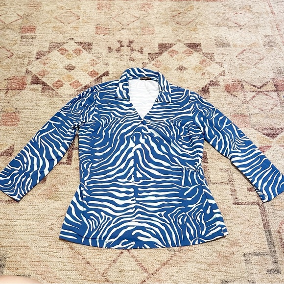 J. McLaughlin• blue zebra print top size small - Picture 8 of 13